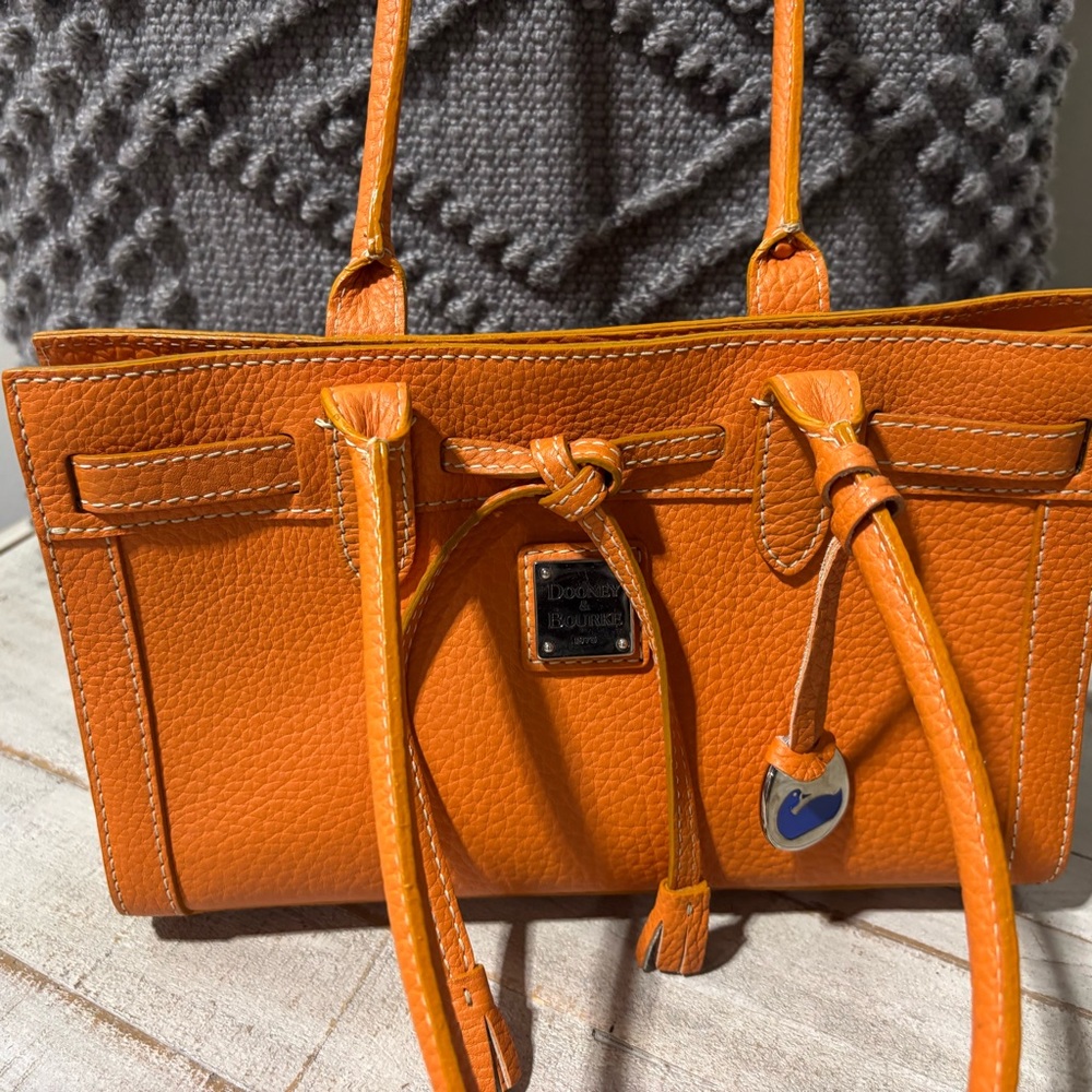 New!❤️Dooney & Bourke Ginger Mini Tassel Tote - Picture 2 of 6